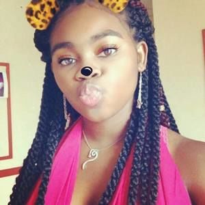 Meet your Posher, Monique